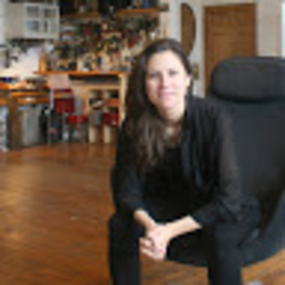 Meet your Posher, Jennifer - Picture 1 of 1